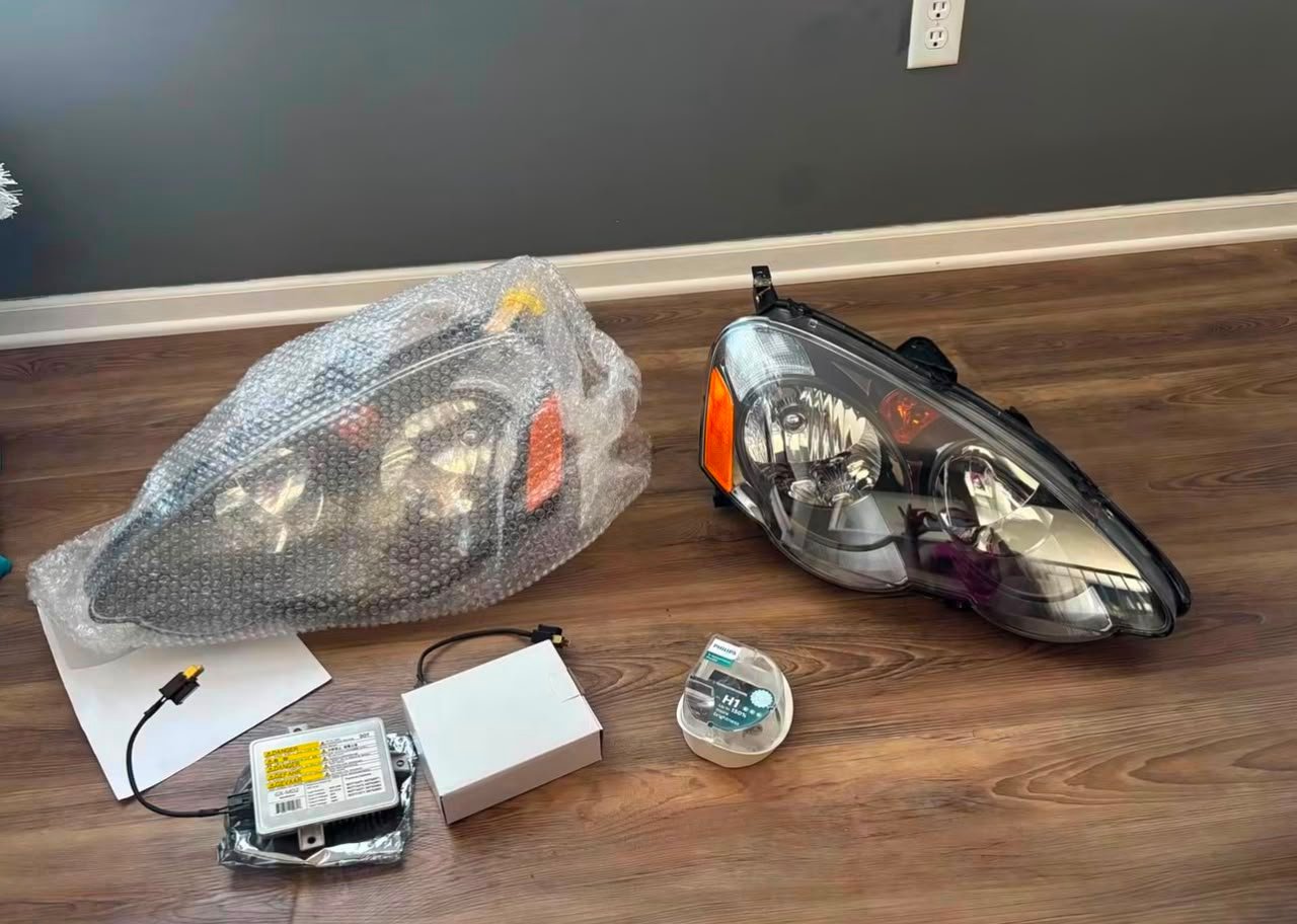 Brand New JDM DC5 HID Headlights – Complete Set